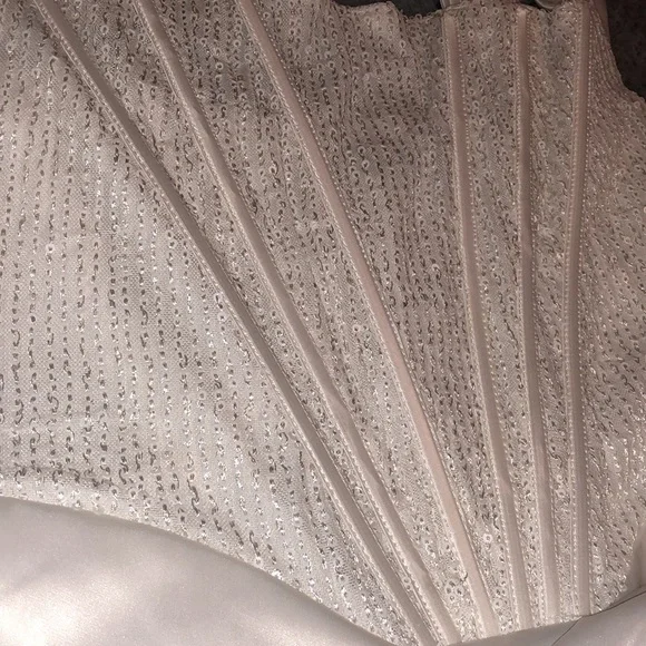 White dress - Picture 2 of 2